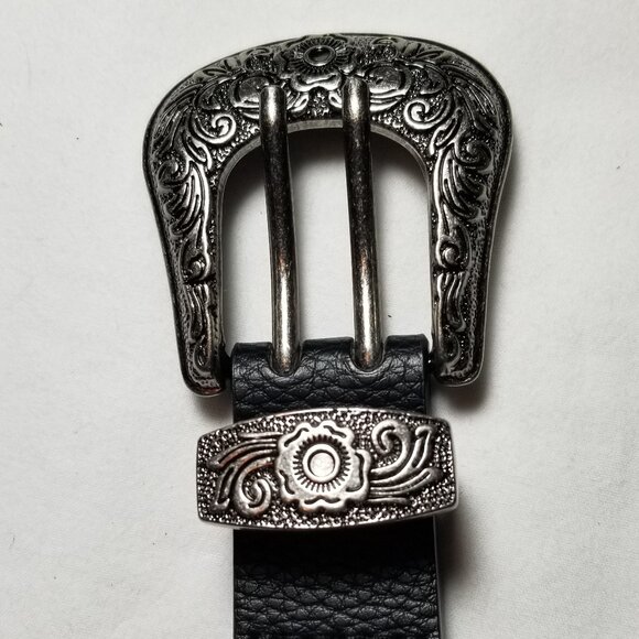 SILVER BUCKLE BLACK BELT - Picture 1 of 5